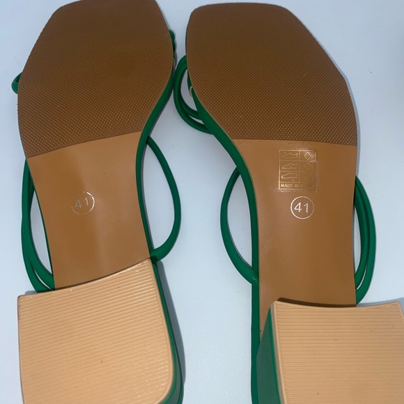 NIB SHEIN sandals - Picture 5 of 5
